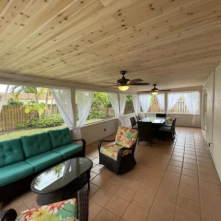 Recently Renovated Beach House With Fenced In Yard